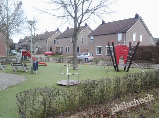 Speeltuin Hondsbroek 57 in Born