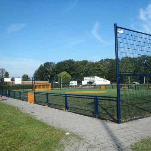 De speelplek ligt in de wijk Wielwijk in de gemeente Dordrecht