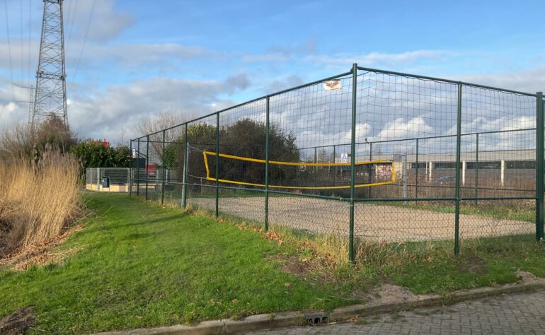 25 Ooievaar thv nr 120 (achter brandweerkazerne)