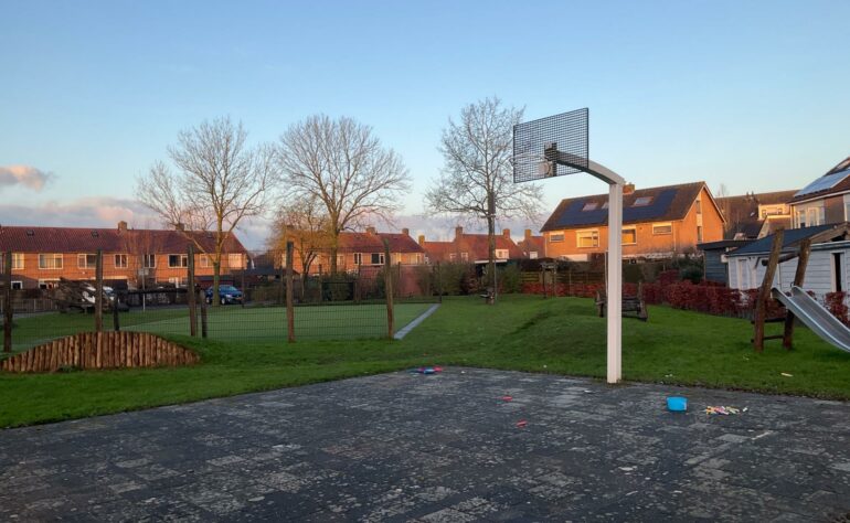 0307 Slotplein achter nr 2 (trapveld)