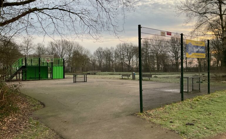 6A Kerkweg 10 (trapveld t.h.v. benzinestation)