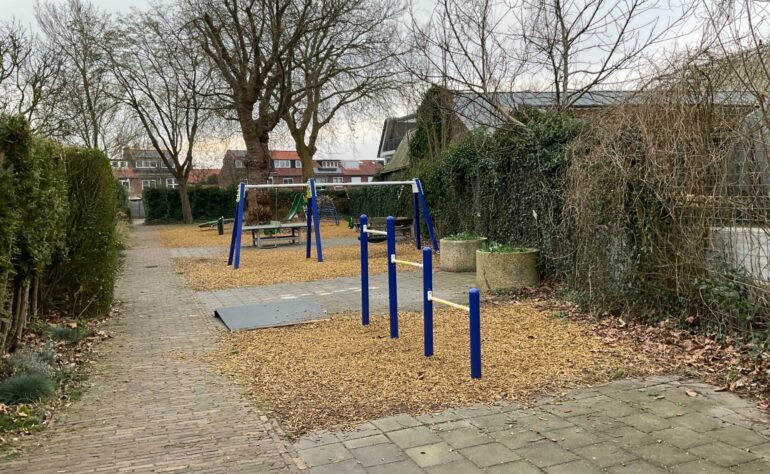 Vuntuslaan  (achter nr 6)