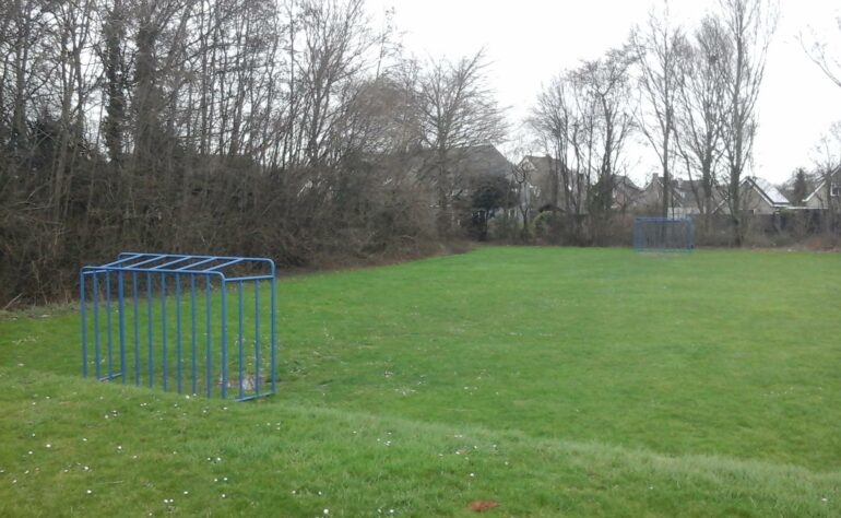 004 Maassingel   (t.o parkeerplaats)