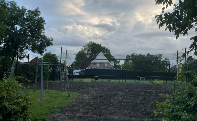 3 Kerkboomstraat 1 (trapveld)